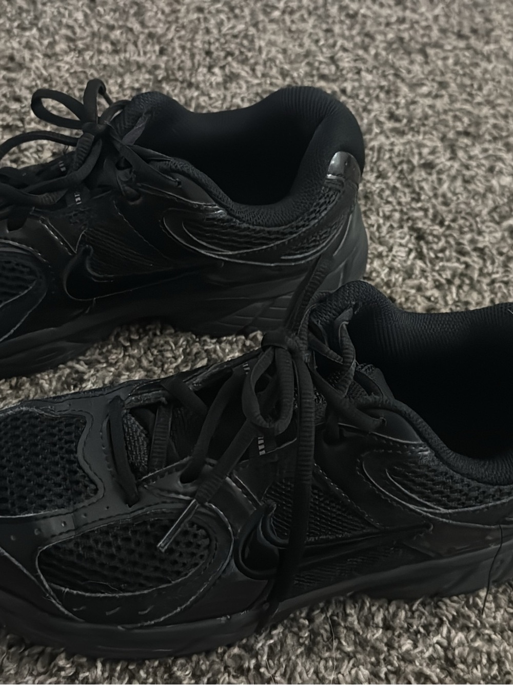 Nike Men’s Black Low-Top Running Sneakers